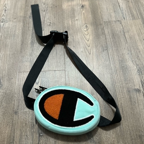 CHAMPION Prime OVERSIZE BLACK C LOGO FANNY PACK SHOULDER BAG MINT GREEN Belt BAG - Picture 11 of 11